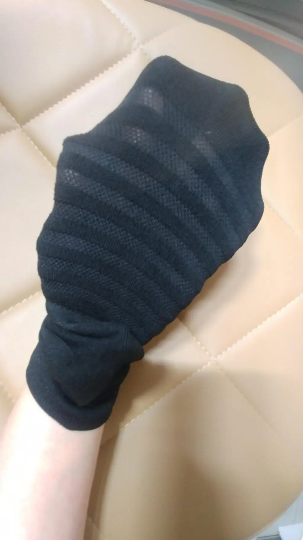 양말바닥면이 메쉬층이 있어서 시원해요~층층이 쿠션감이 있긴하지만 이중쿠션만큼은 아