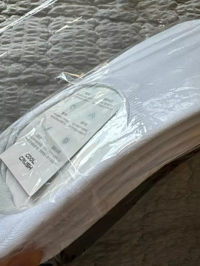 뭐 나쁘진 않은데 이 가격에 사는게 맞는지 싶네요 ㅋ
