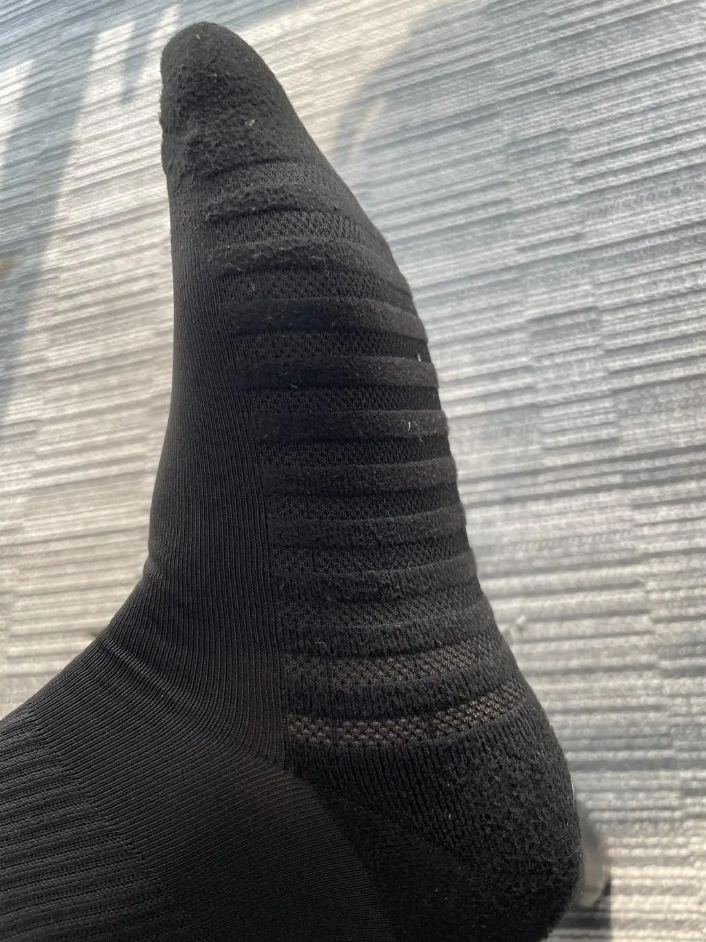 하루 종일 신고 돌아다녀도 늘 뽀송함을 유지해주는거 같아서 넘 좋습니다.