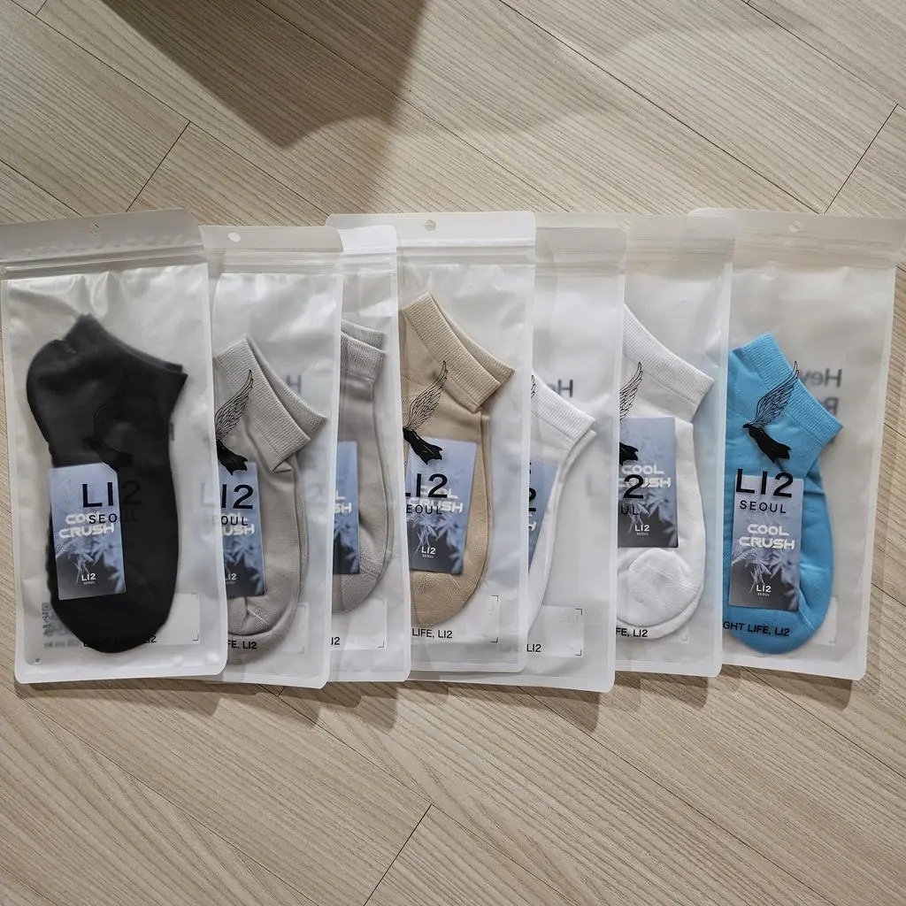 소재가 시원하고 배송도 빨라서 만족합니다. 즐겨 신고자 넉넉하게 7켤레 주문했어요.