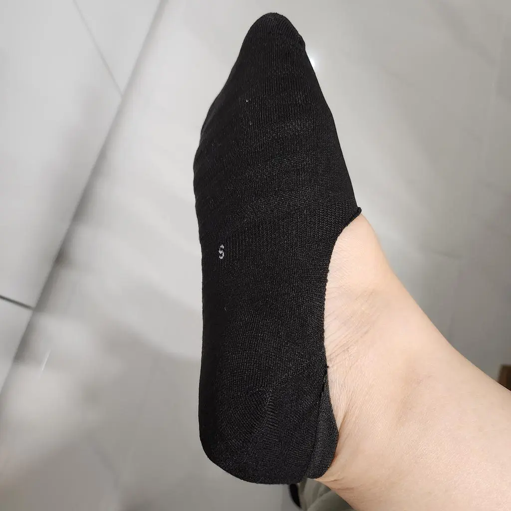 완전 편하고 땀안찬다는 말이 뭔지 알게 해주는 양말입니다. 구름신발이에요~ 신어봐야