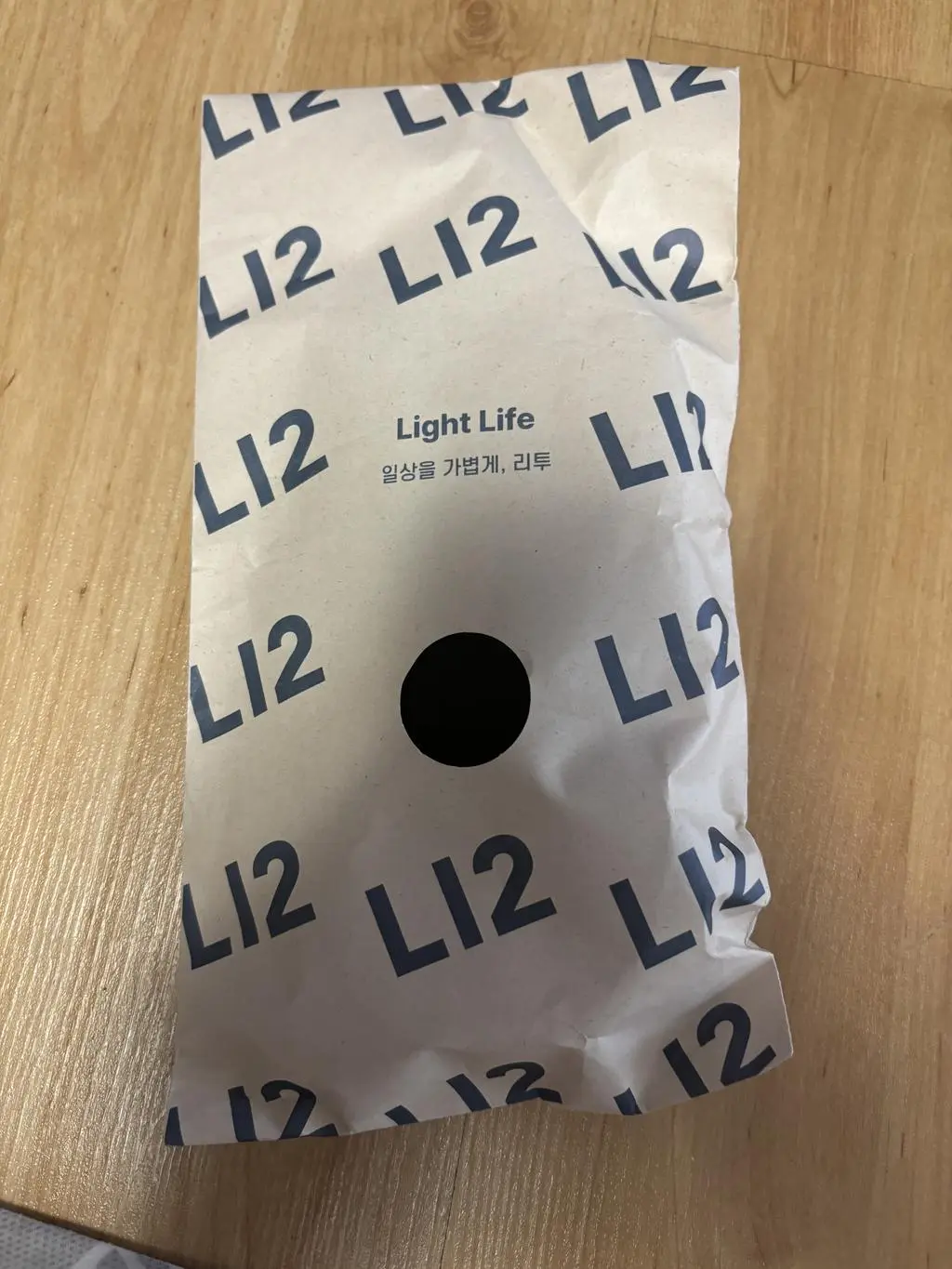 두툼해서 겨울에 따뜻해서 좋을 거 같습니다. 