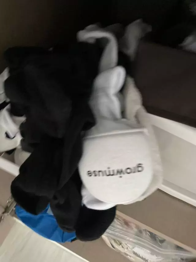 남편 사줫우요 ㅎ 잘안신는것같지만 ㅠ
