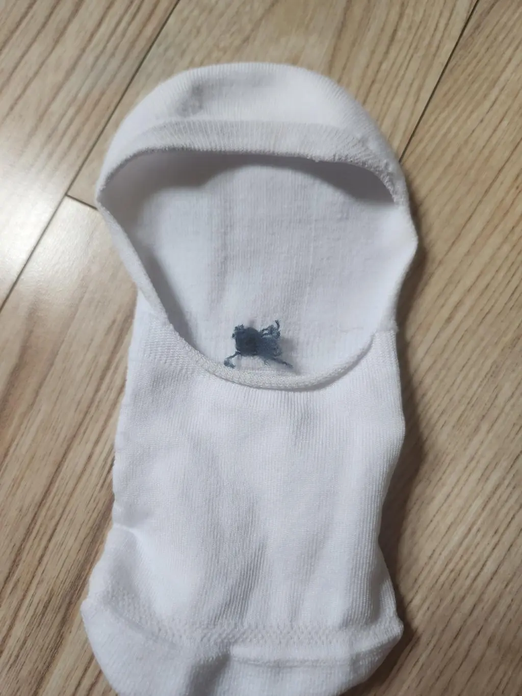 바느질 이음개도 없고 부드럽고 쫀쫀하여 땀 흡수도 잘 되고 정말 나무랄 때가 없습니다