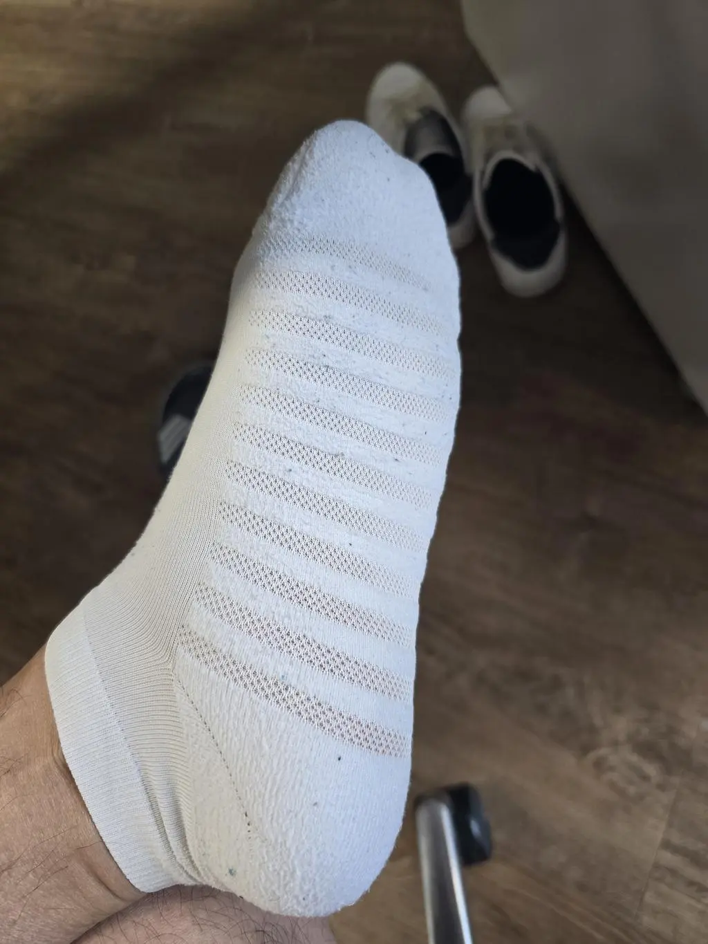 좋습니다. 양말하나 바꿨다고 머 달라질까 했는데 많이 다릅니다. 족저근막염으로 고생