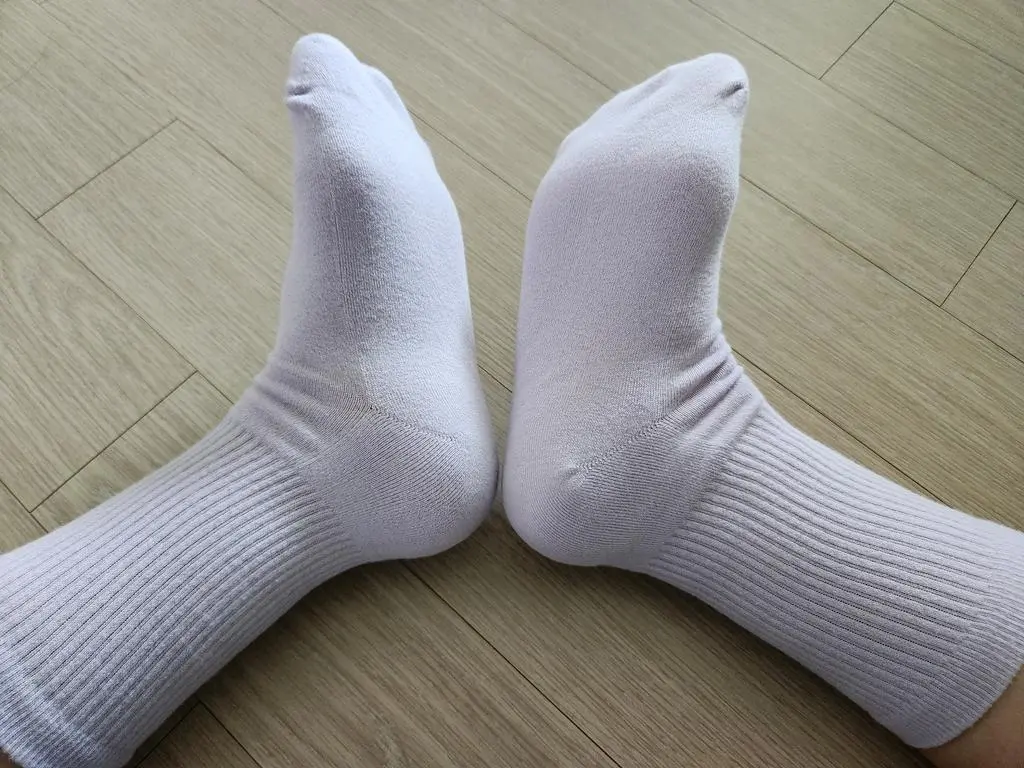 일단 발이 아파 구매했습니다...폭신해서  좋긴한데..아직은 더 신어봐야 할듯합니다..