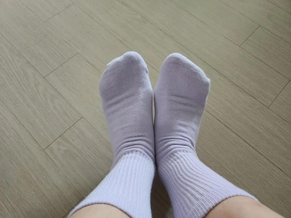 일단 발이 아파 구매했습니다...폭신해서  좋긴한데..아직은 더 신어봐야 할듯합니다..