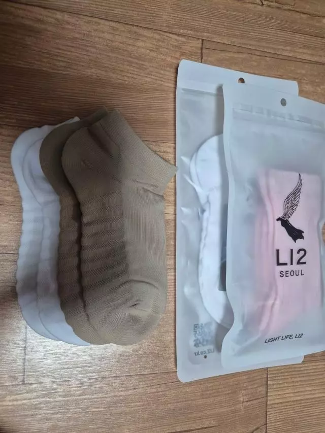 저도 신고 선물도 하려고 샀어요
