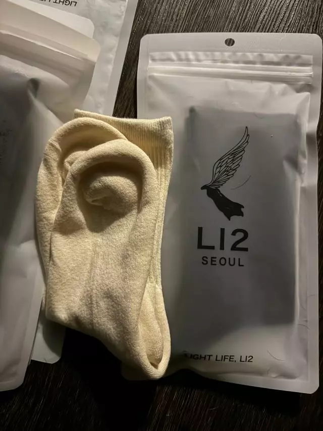 족저근막염이 심해서 구입해 봤는데 소분 포장도 좋고 신어보니 쫀쫀하면서도 편해요
