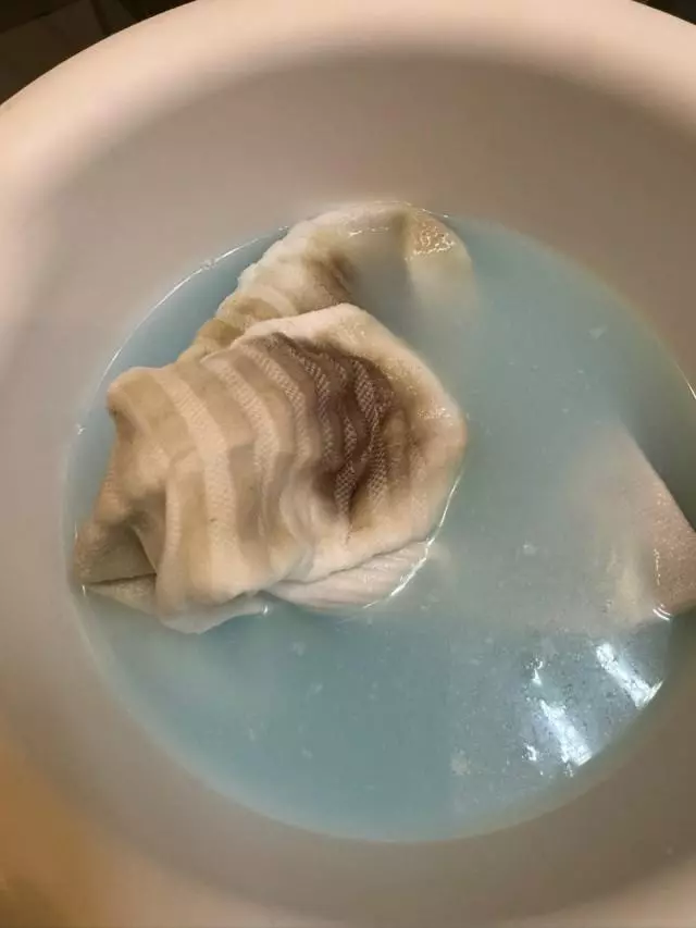 여행 가서 편하게 신으려고 구매했어요
