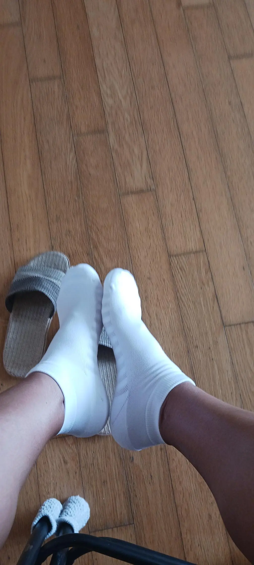 쿠셔닝효과가 있는건가요? 좀더 신어봐야알겠네요