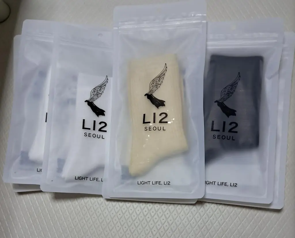 슬림 플랫 크루 삭스 넘 편해요 흰색과 검정 겨자색까지 넘 좋아요 겨자색이 제일 예쁘