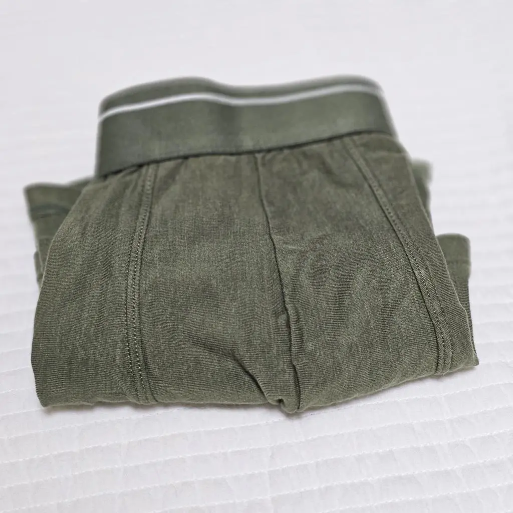 부드러운 느깜의 편안한 착용감으로 거부감이 없는 숏 드로즈 강추합니다.