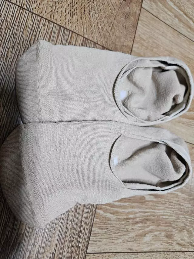 시원한지는 잘 모르겠고 보풀같은게 한번신고는... 사이즈랑 잘밎고 편하긴해요
