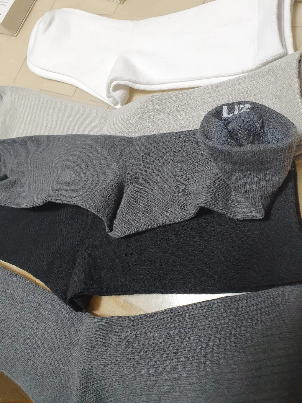 면이 부들부들하고 착용감도 편하고 너무 좋아요~~ 
