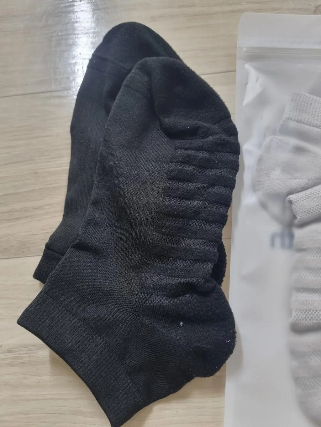 가볍고 활동하기 편하네여~땀도 안차고 좋아여