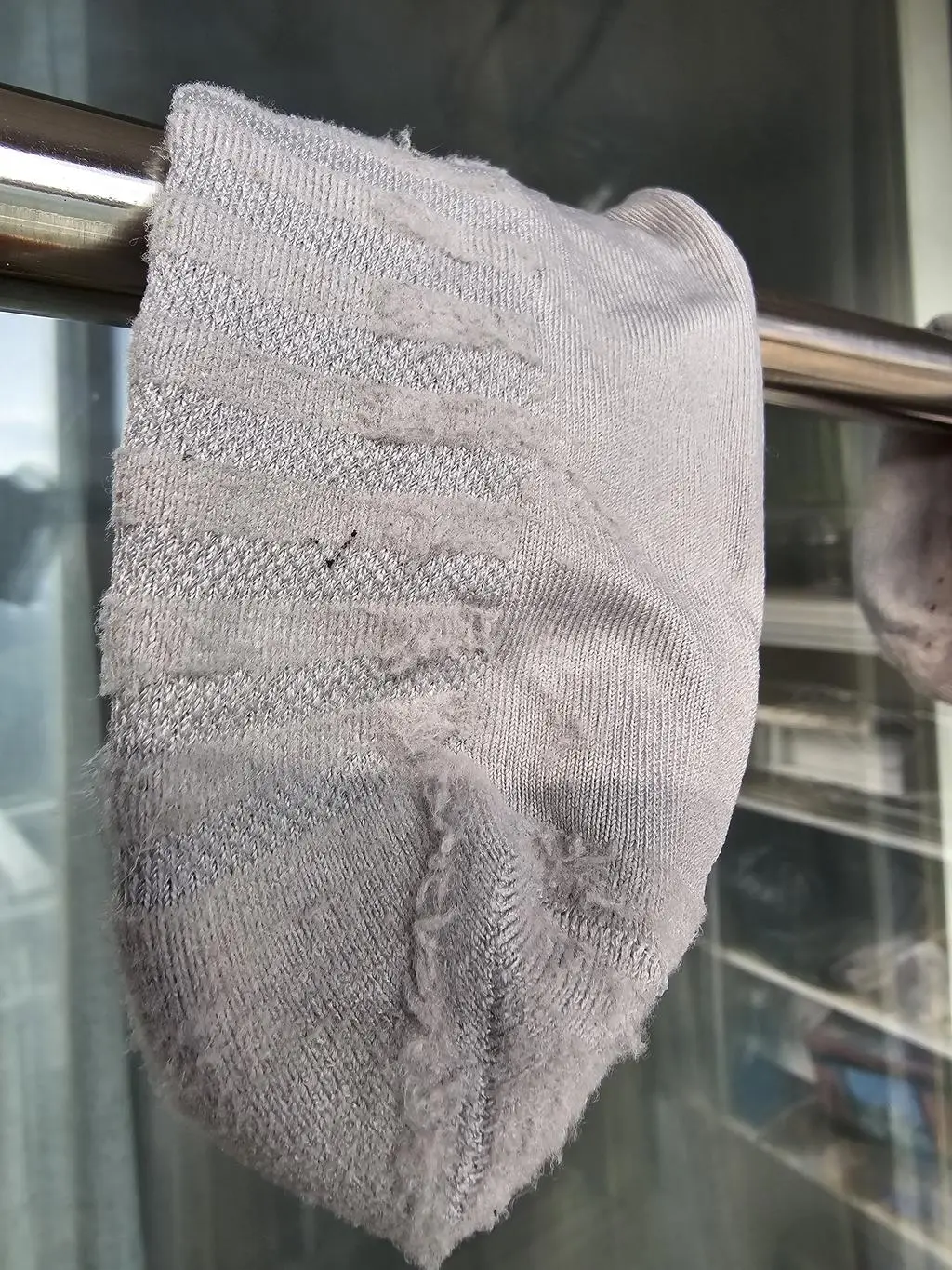 운동화 255 착용. m사이즈도 늘어짐없이 잘 맞음.
