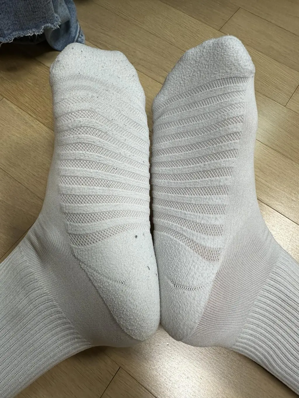 실제로 신어보니까 더 사야될거같네요^^