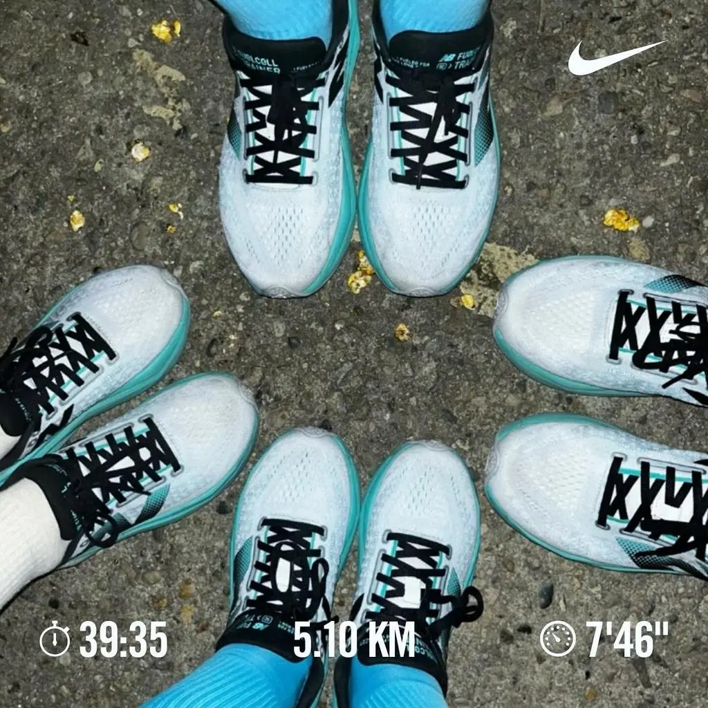 러닝완전초보입니다 솔직히 양말이 왤케 비싸잇! 하고 큰맘먹고 규매햇는데요 확실히 달