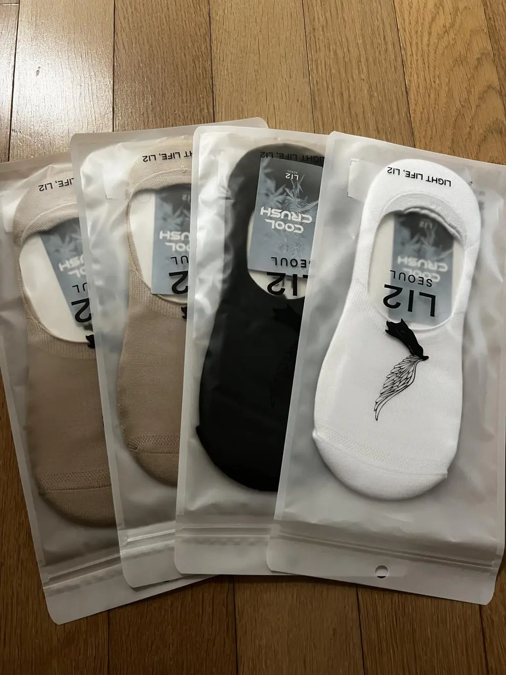 양말에 민감한 남편 사줬는데 인생 양말 찾았다고 좋아합니다. 같이 신으려고 샀는디 여