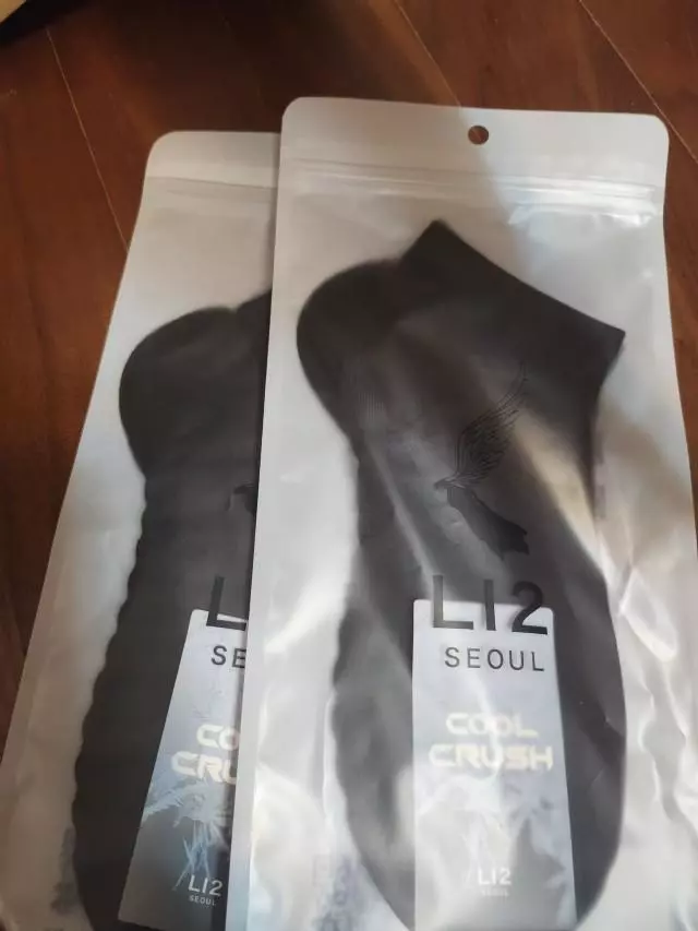 촉감이 좋아요 평대로 보풀이 조금 있네요 아들거랑 가족걸루 주문했네요
