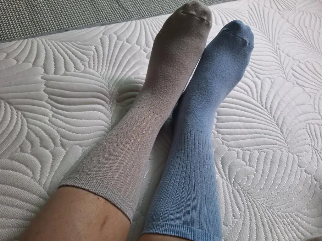 생각보다 목이 너무 길어요. 겨울에 신으면 따뜻할듯^^ 
