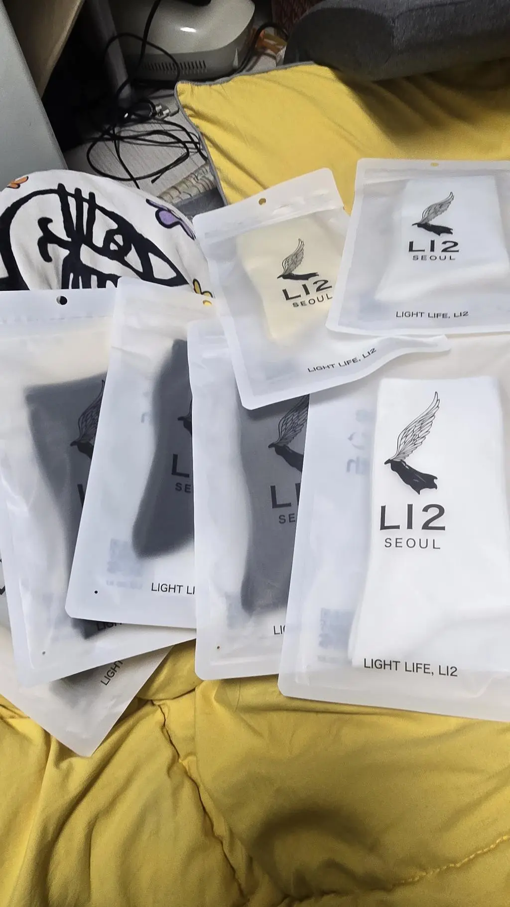 얇고 편하고 착화감이 좋아요 ..배송도 빠르고
