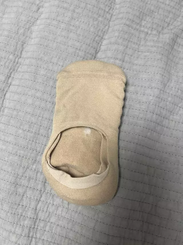 부드럽고 좋아요~ 남편발이 커서 덧신이 금방 앞에 구멍나고 했는데 남자꺼는 사이즈가