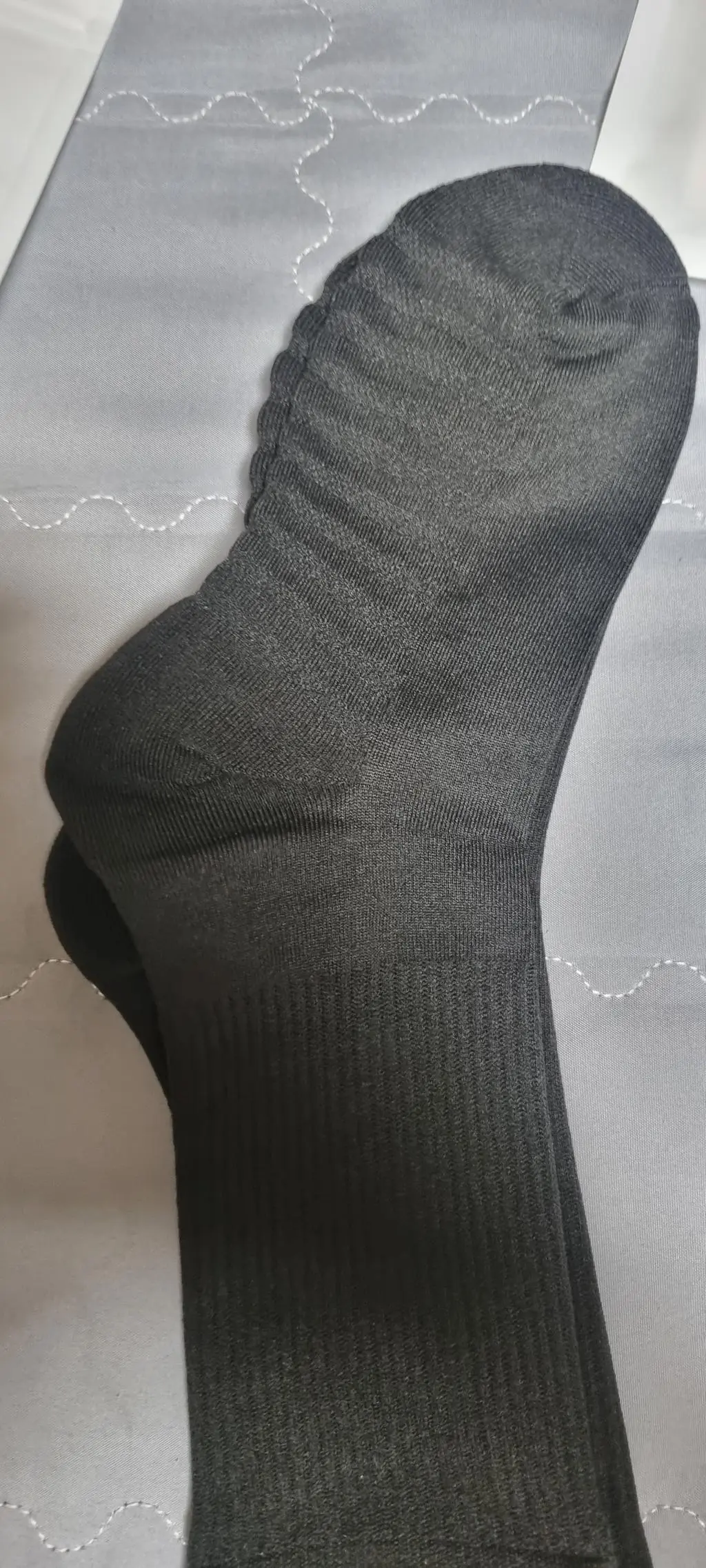 발바닥 푹신 발목부분을 감싸주는데 전혀 조이지않고
