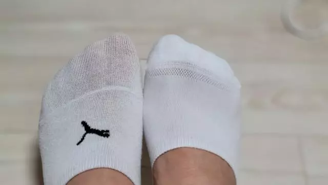 저는 발 235사이즈 입니다.
