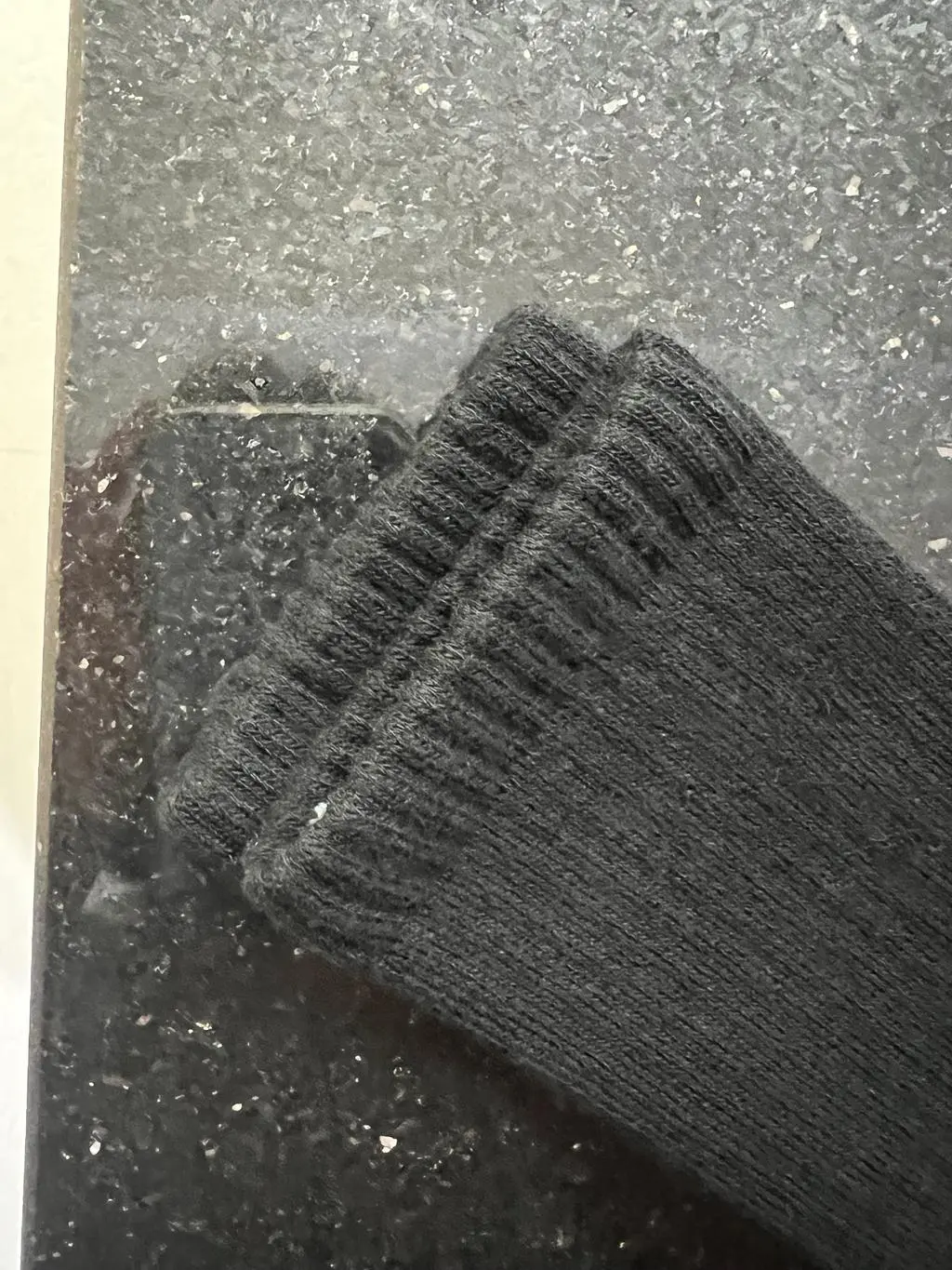 길이가 맞지 않는 양말 , 올이 풀린 양말이 와서 교환을 받고싶었으나 번거로워 요번에