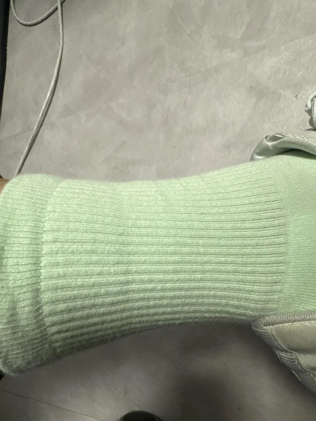 발이 편하지만 너무 두껍지도 않고 좋네요