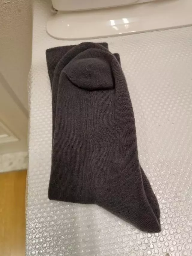 발바닥 쿠션이 좋은줄 알고 구매했는데 그냥 일반양말이에요. 품질은 좋아요
