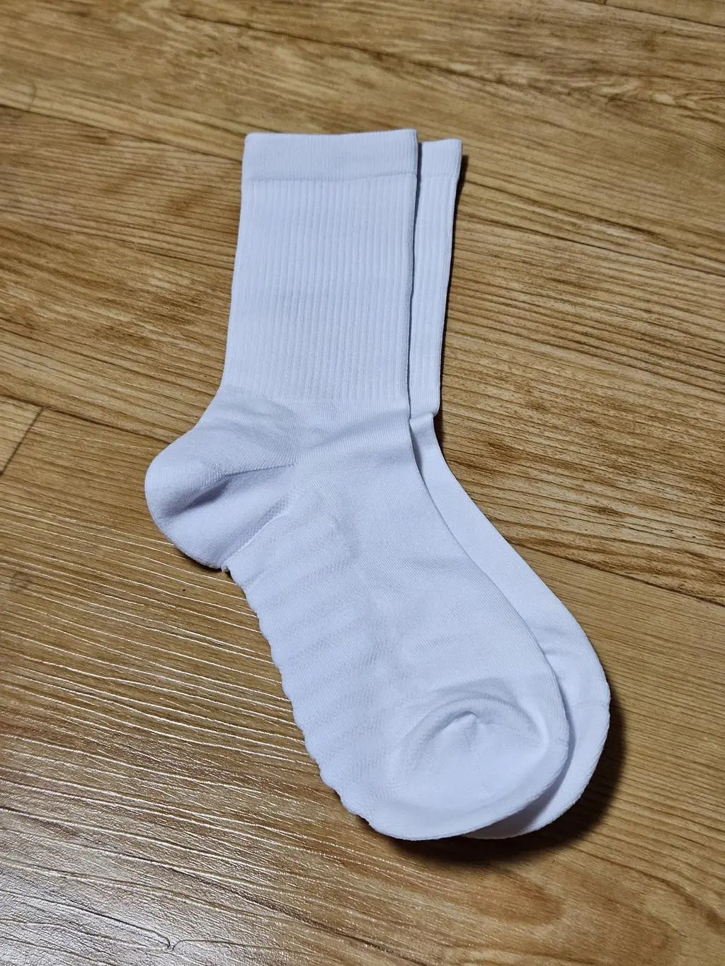 생각보다도 편하고 좋습니다. 쫀쫀한게 발에 착붙이에요!