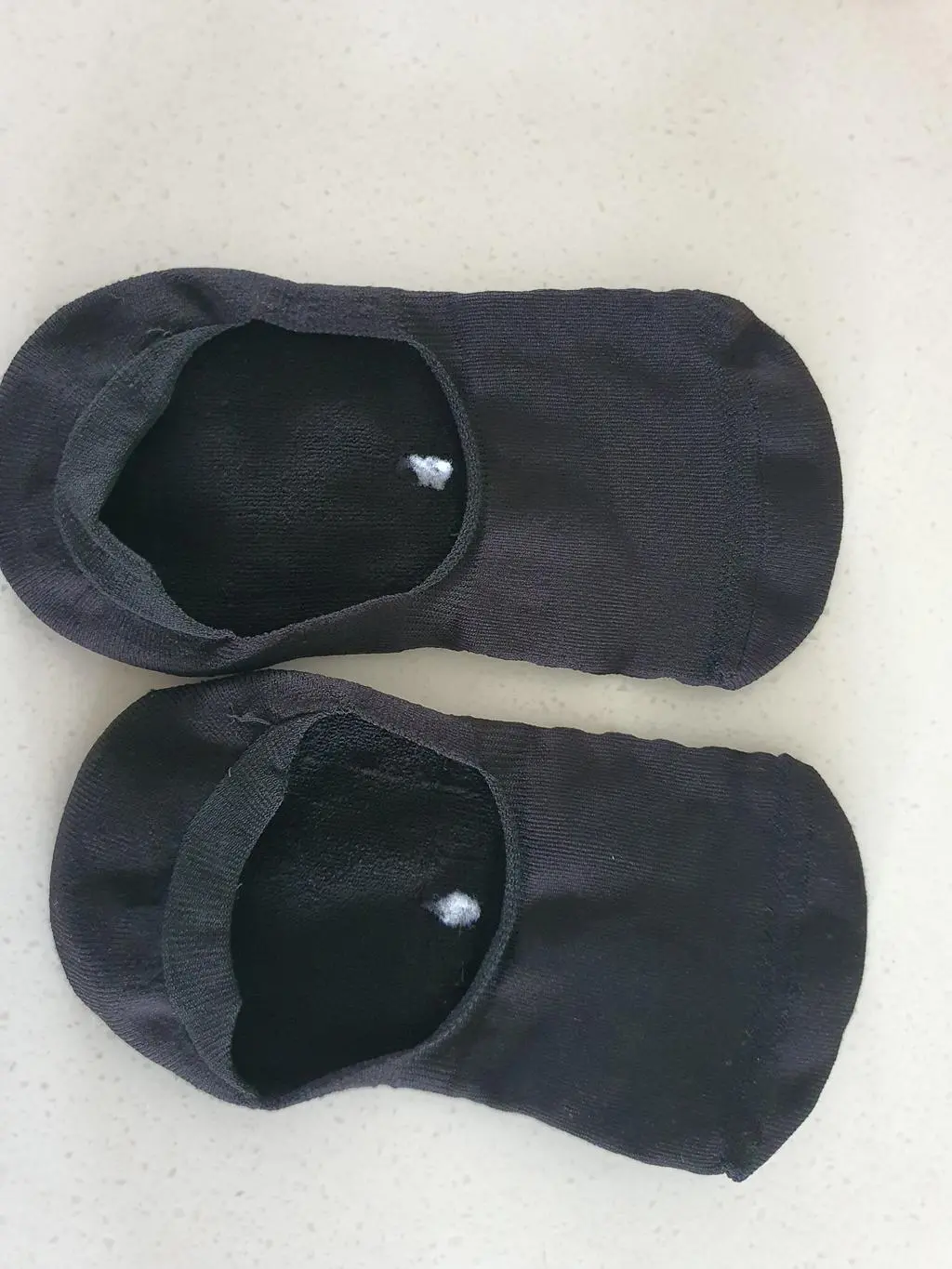 잘벗겨집니다.그리고 마감이 천원차리도 아니고 이게 뭔가요
