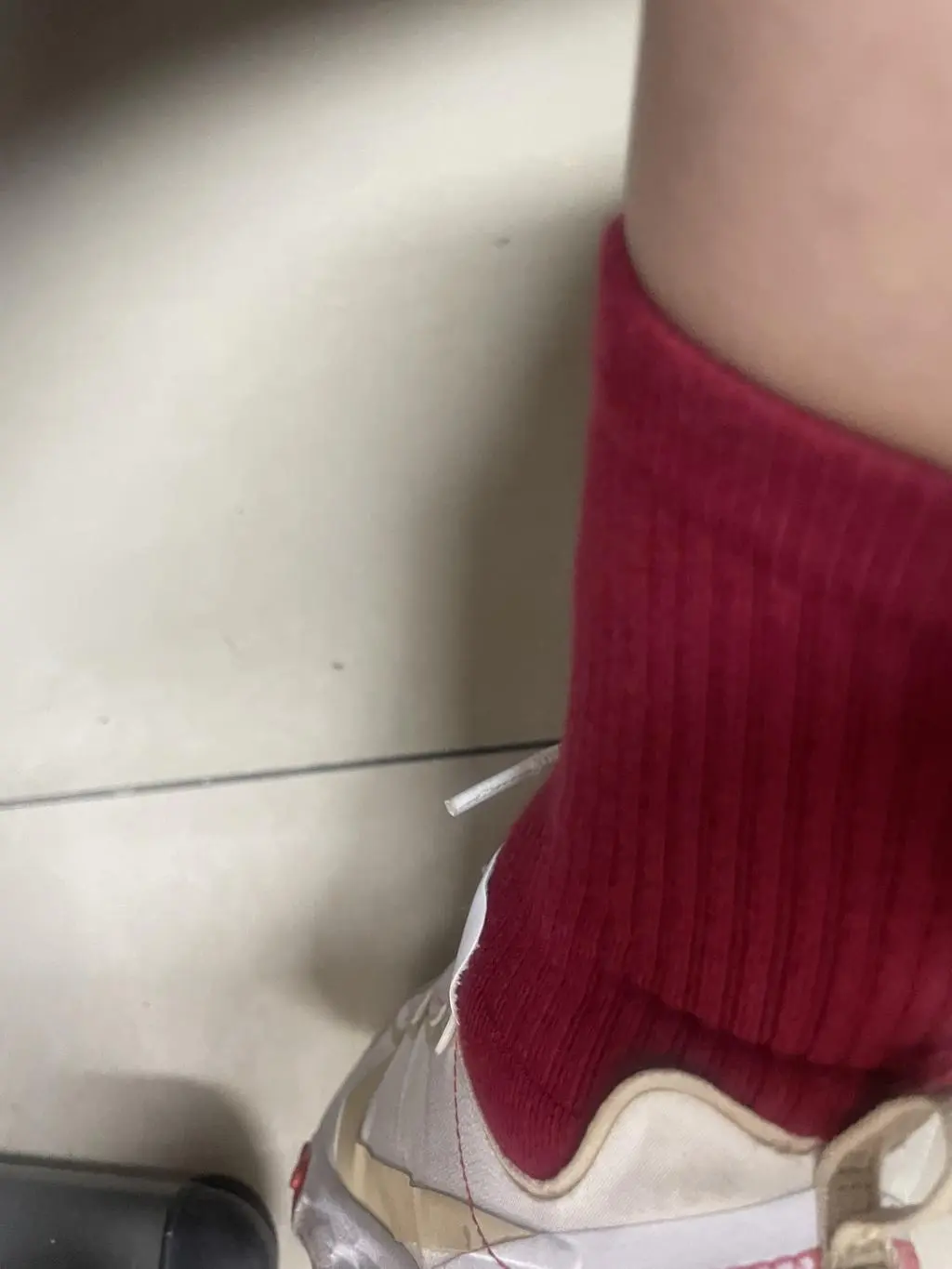 잘 신고 잇어요.... 그런데 생각보다 보풀이 좀 많이 일어나네요