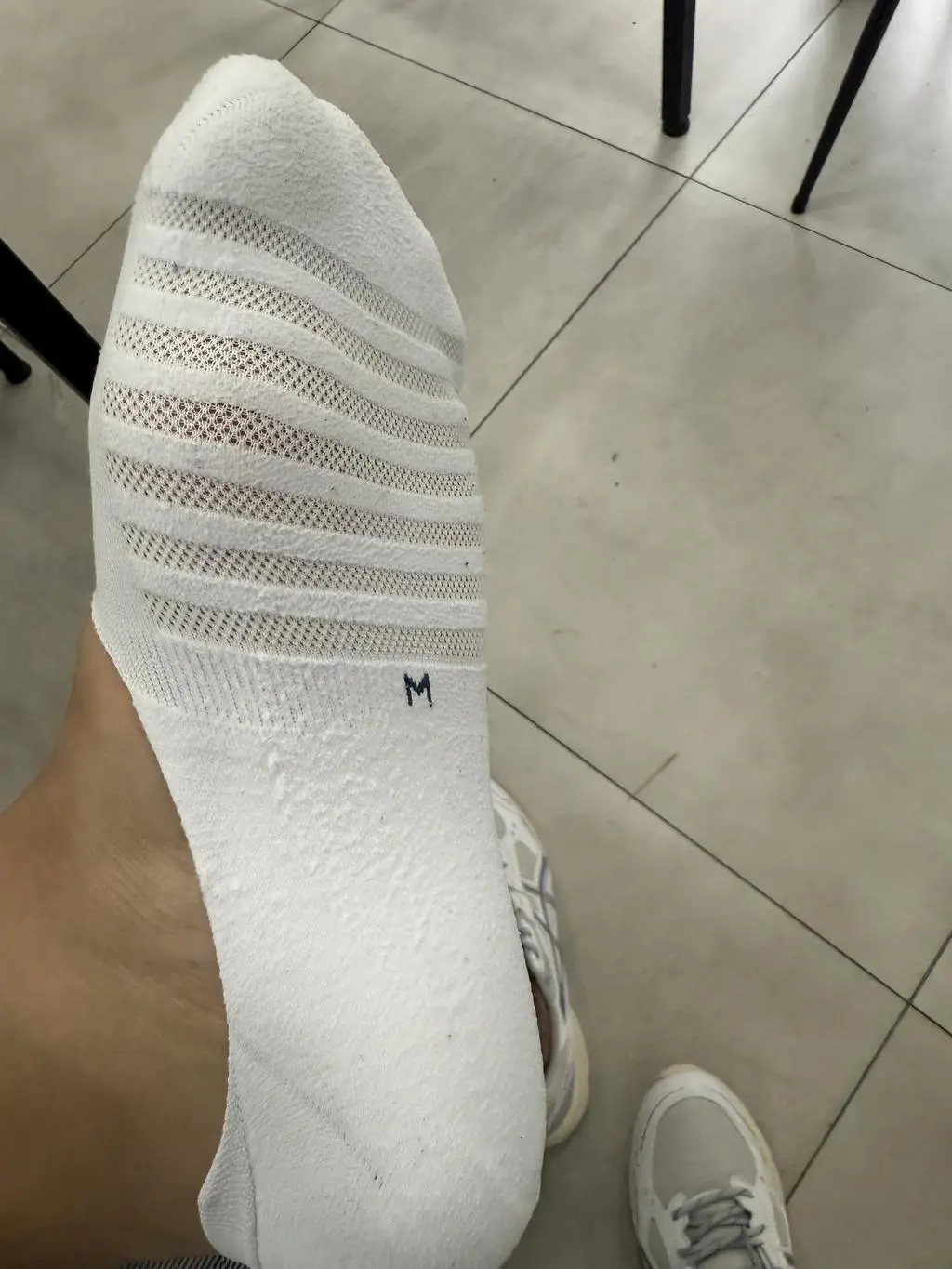 여행할때신으니 발이 편한하네요