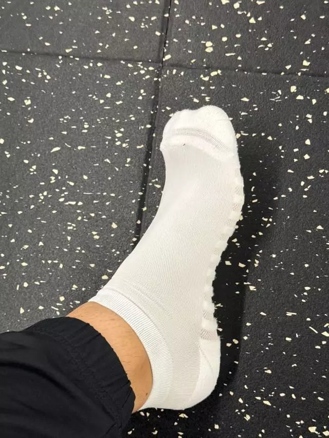 너무 편하고 놓네요! 서있는 시간도 많고 다른양말들 좀 짛이 별로라 좋은거 찾고 있었