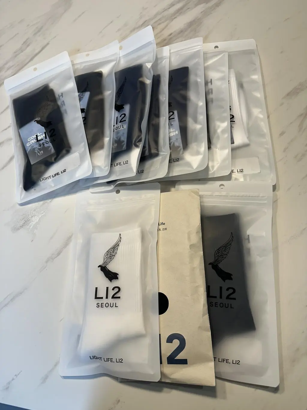 처음 구매해보았어요~~~ 좋은 양말, 님편 신기려고 구매했는데 괜찮은것 같아요~! 
