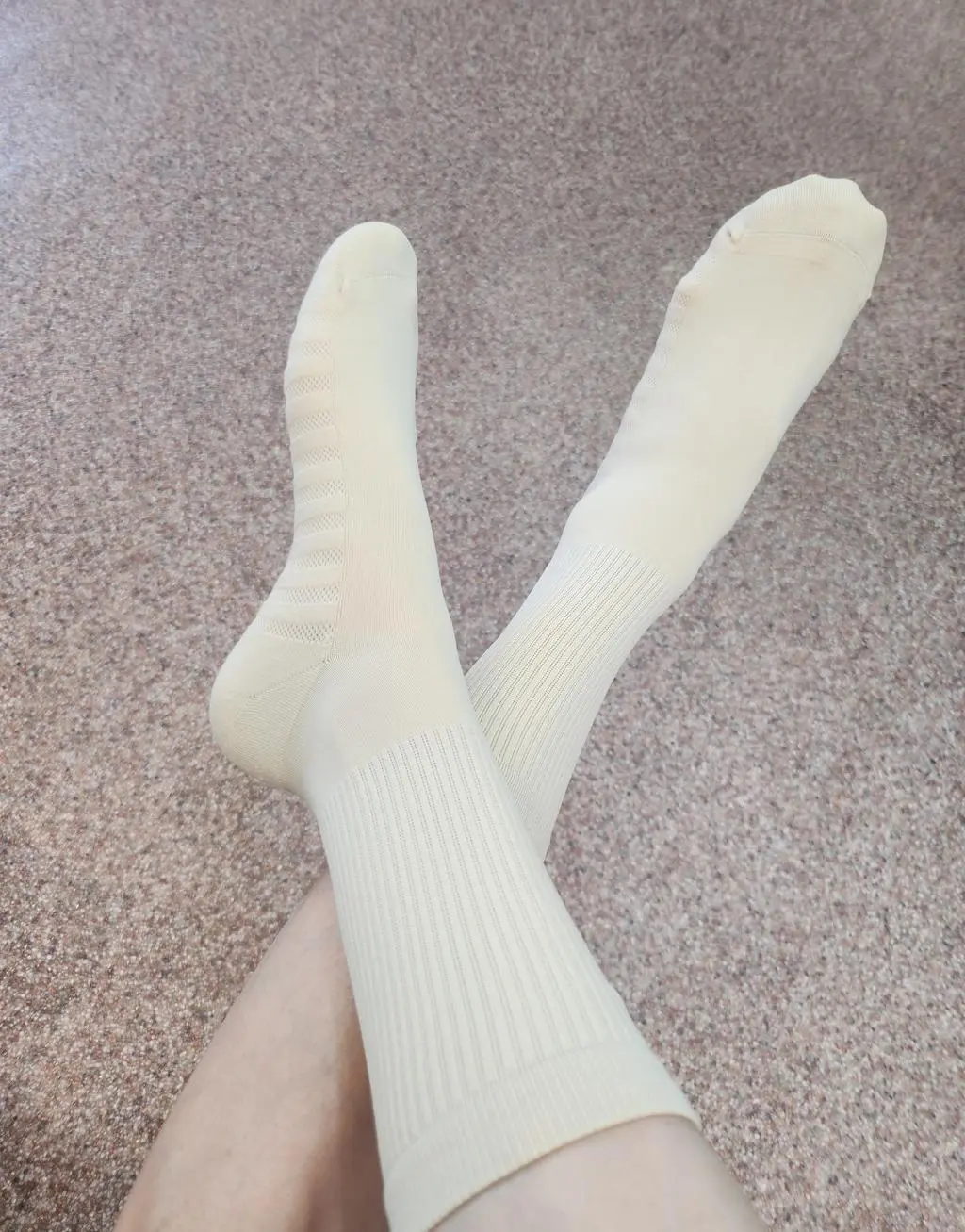 아주좋네요 폭신한듯 시원한듯 지금까지 이런양말은 없었는데  
