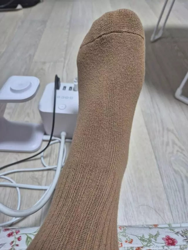 아침에 구매했는데 당일 저녁 배송완료 진짜 빠르네요. 오늘 신고왔는데 보송보송하니 