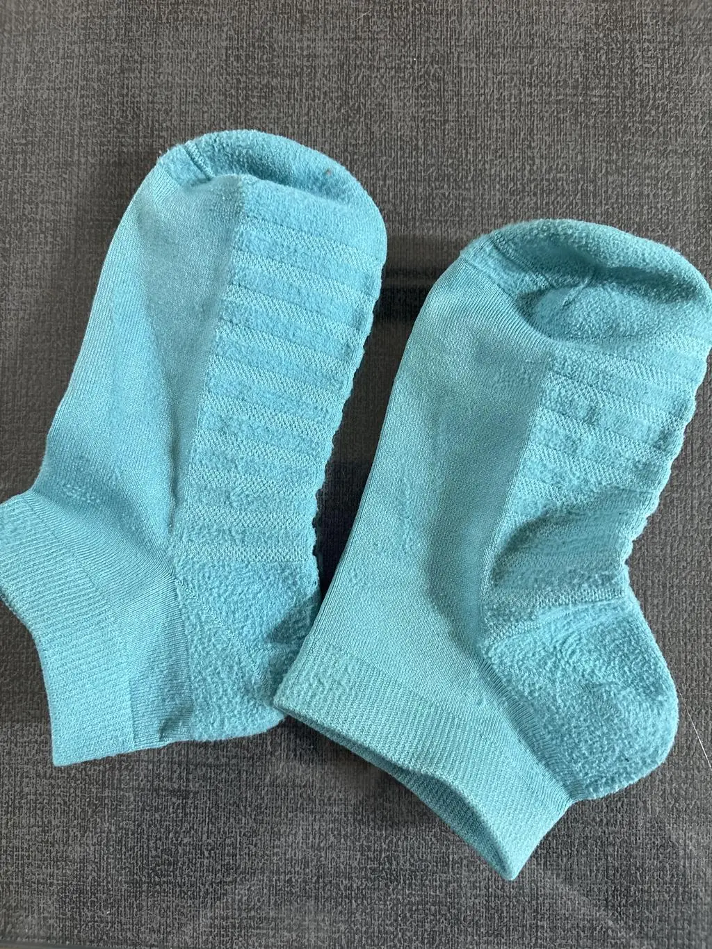 양말이 거기서 거기겠지 했는대. 촉감이 우선 넘 좋아요 남편도 사줬는대. 편하다고 하