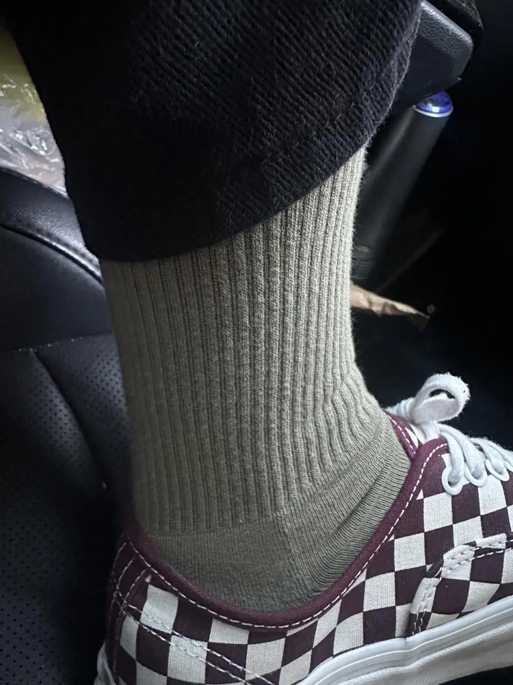 걷는데 발바닥이 계속 아파와서 이것 저것 찾아보다 양말로도 편해 질 수 있다고 해서 