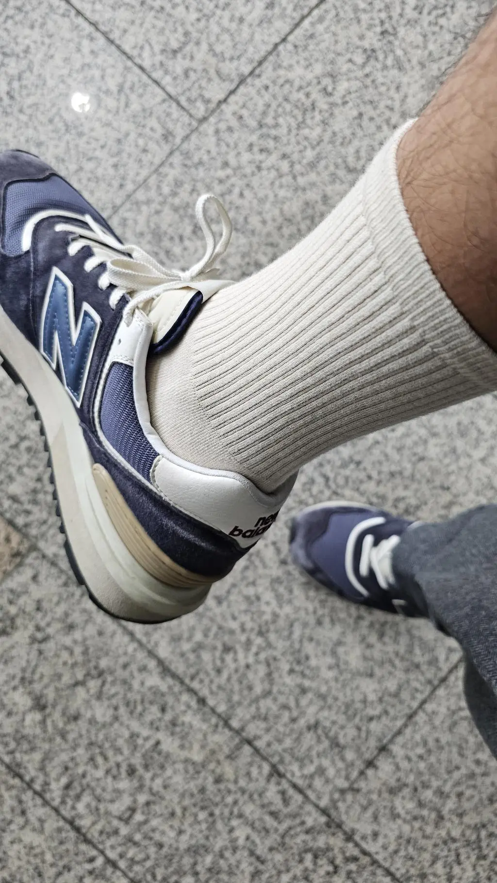 내구성은 좀더 신어보거나 세탁을 여러번 해봐야 알겠지만 
