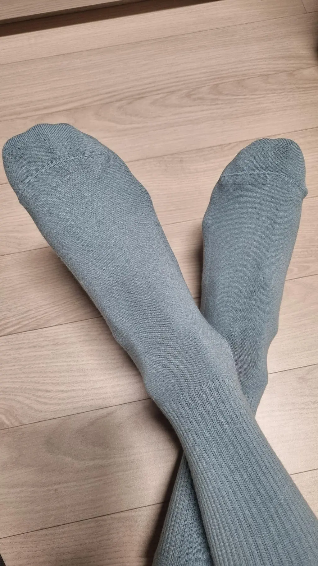 전에 우연히 알게되어 신고있는데 발바닥이 폭신폭신하고편해서 이번에 재구매하게되었