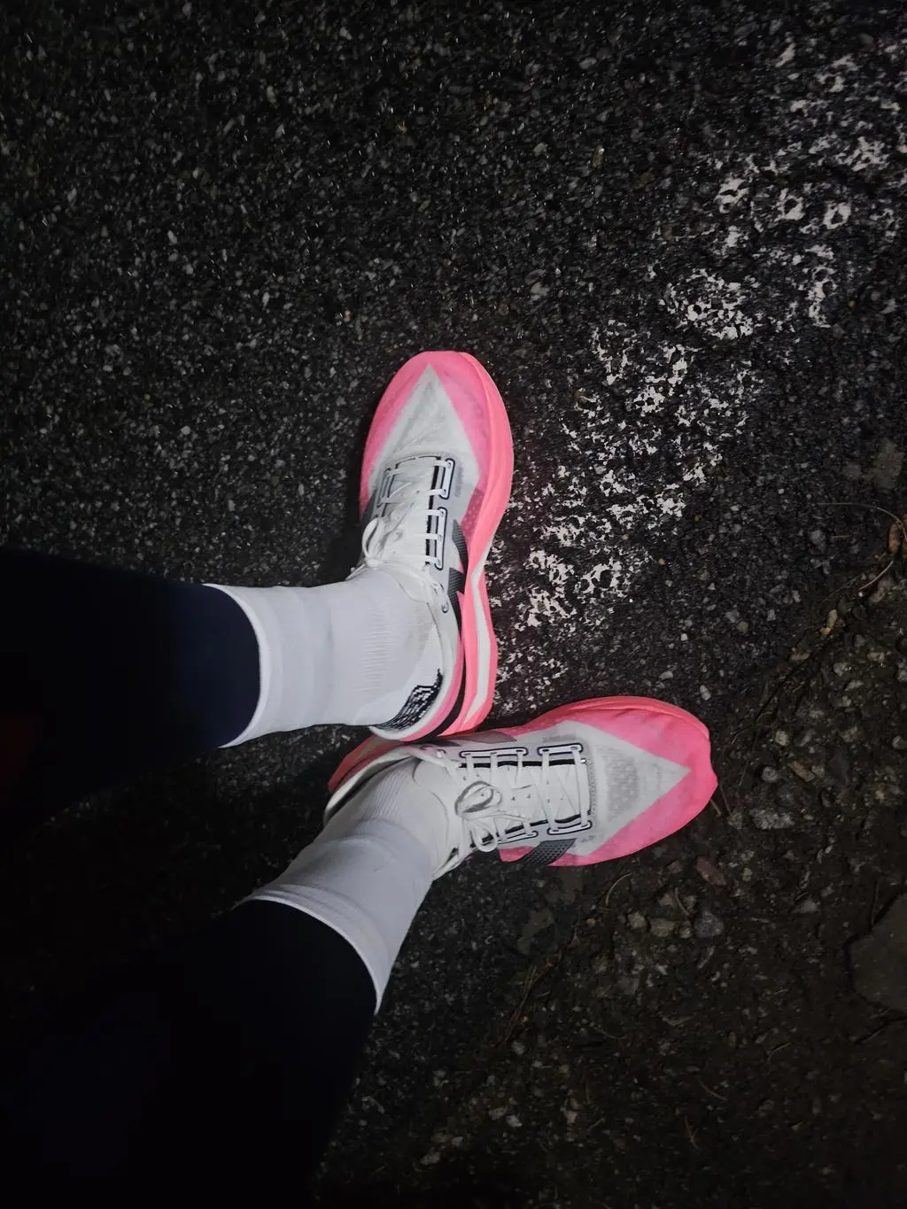 와이프꺼랑 제꺼 구입 했습니다.
