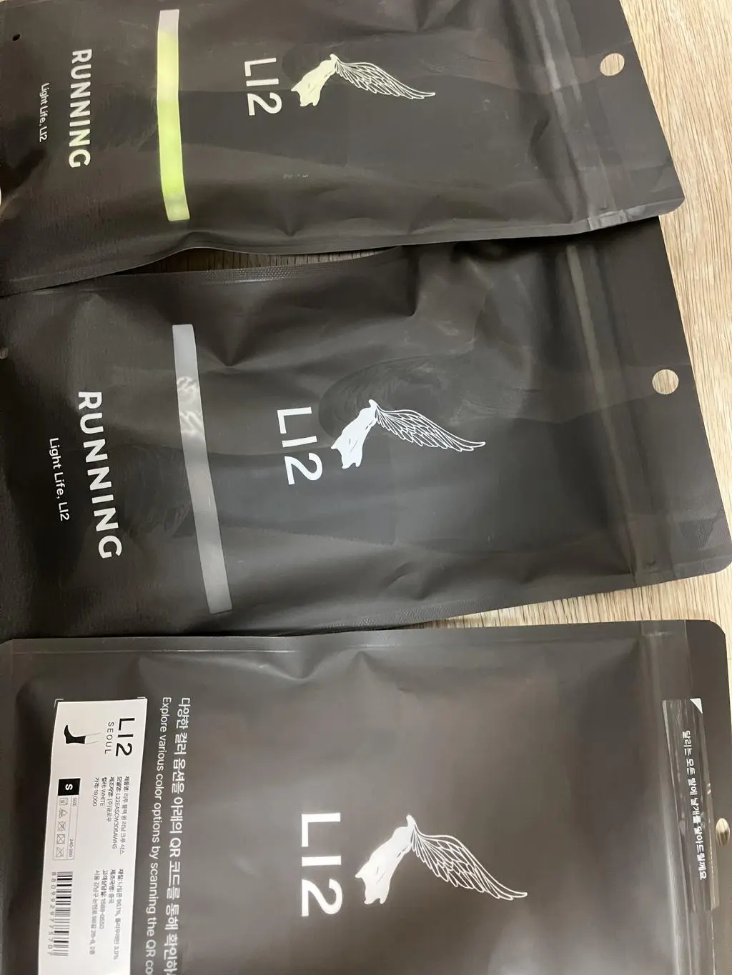 10km 정도 달려봤는데 좋아요. 통기성도 좋고요. 