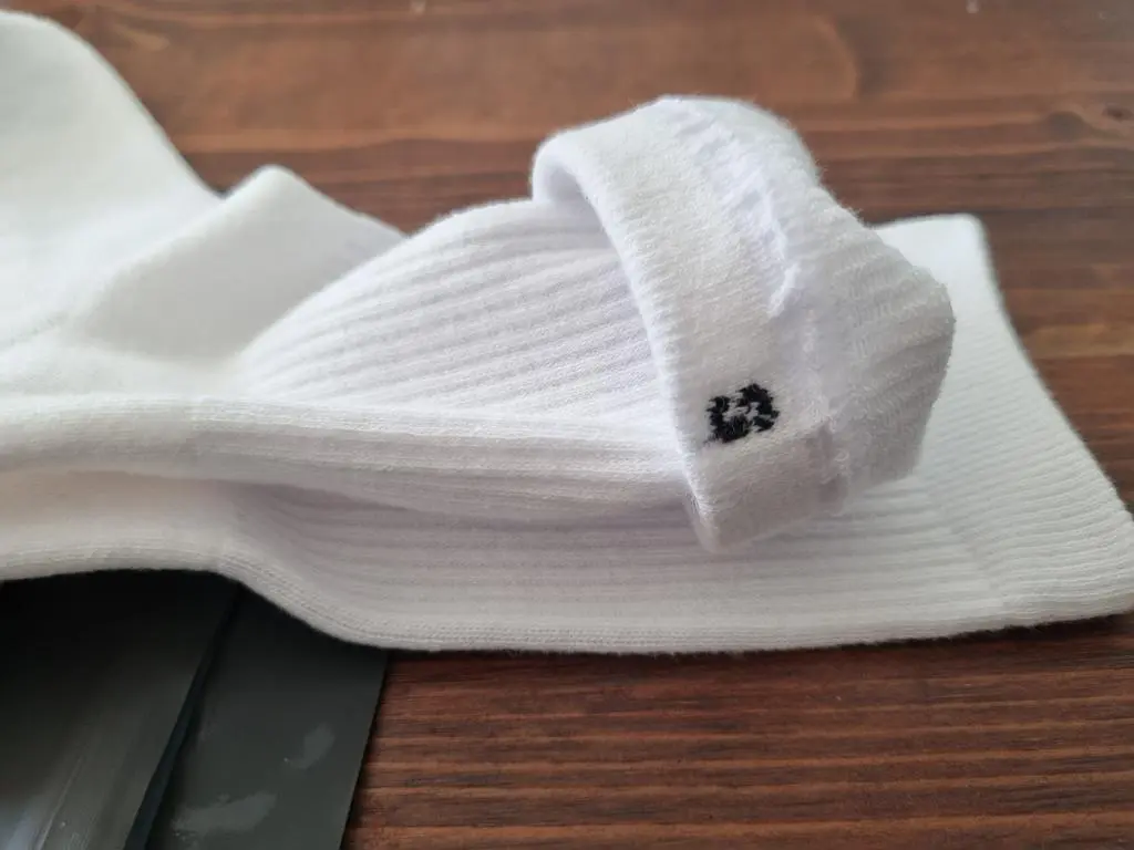 제가 찾던 양말이네요. 양말은 좋은거 신어야한다는 생각입니다. 가격이 착하면 더더 좋