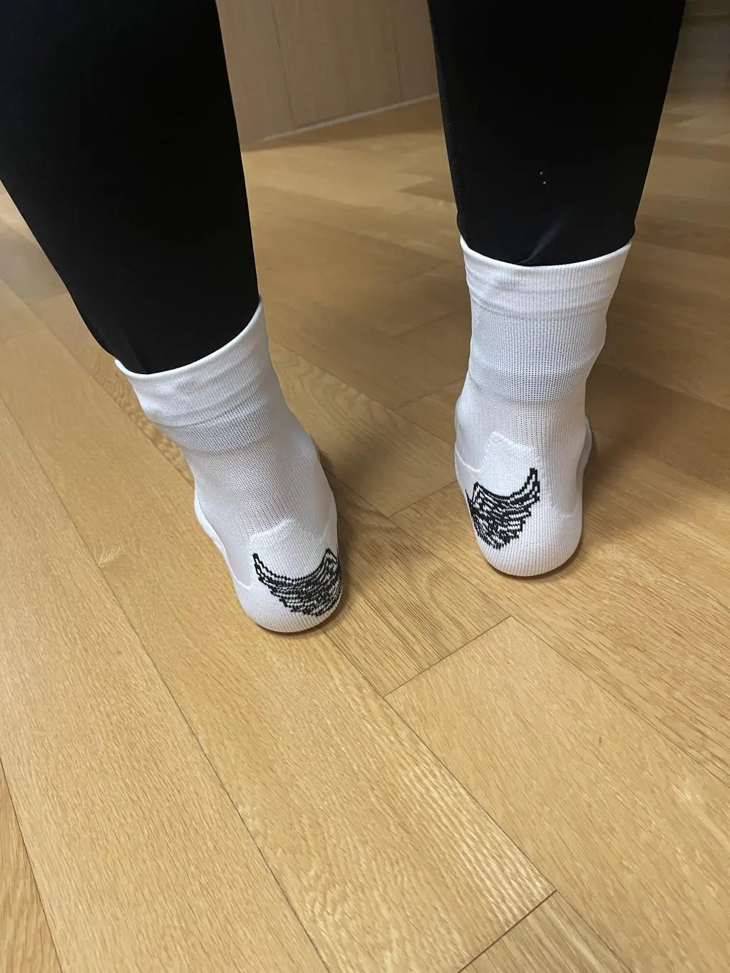 혹시 몰라서 3켤레만 구매했는데 좋아서 추가 구매하러 왔어요 러닝할 때 발 전체를 잡