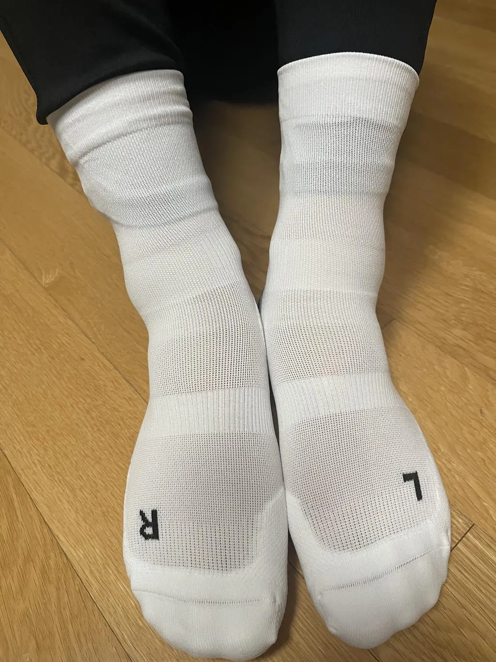 혹시 몰라서 3켤레만 구매했는데 좋아서 추가 구매하러 왔어요 러닝할 때 발 전체를 잡